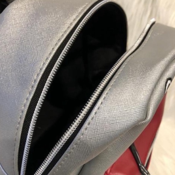 “NEW” Peanuts Snoopy & Woodstock dog house Mini backpack - Picture 5 of 8